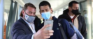 Novak Djokovic bei seiner Ankunft in Belgrad.