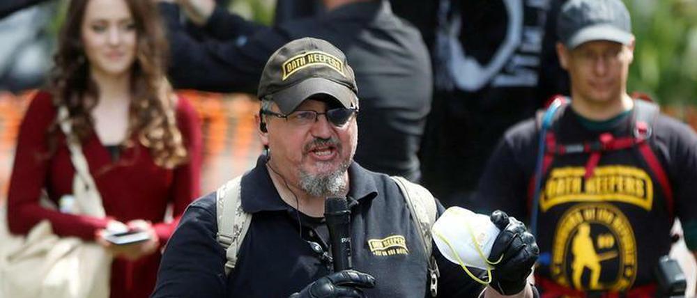 Der Gründer der rechten Miliz „Oath Keepers“ Stewart Rhodes hält eine Rede am Patriots Day.