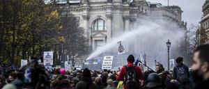 Viel Arbeit für die Staatsanwaltschaft. Seit Beginn der Pandemie hat die Berliner Anklagebehörde mehr als 11.000 Verfahren zu Verstößen bei Corona-Protesten und weiteren Straftaten eingeleitet. 