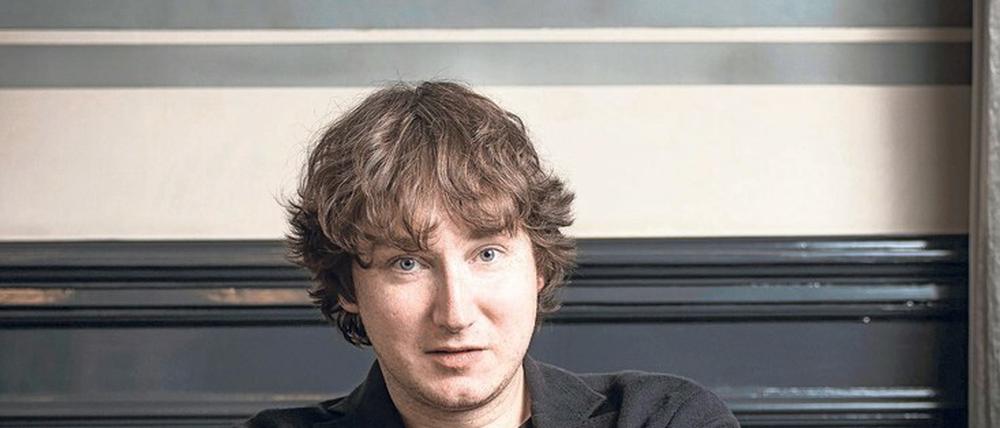 Der 33-jährige Maxim Emelyanychev dirigiert in der Philharmonie erstmals das Deutsche Symphonie-Orchester.