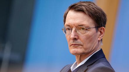 Karl Lauterbach (SPD), Bundesminister für Gesundheit, in der Bundespressekonferenz.