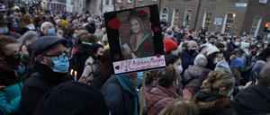 In Dublin nahmen viele Menschen an einer Mahnwache für eine ermordete Frau teil, die beim Joggen entlang des Grand Canal in Tullamore getötet wurde.