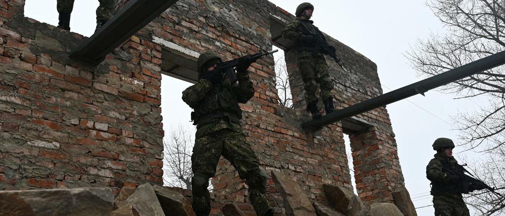 Russische Militärangehörige bei einer Übung in Rostow.