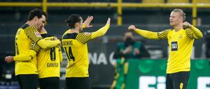 Er schießt wieder Tore: Erling Haaland empfängt Teamkollegen zum Jubel. 