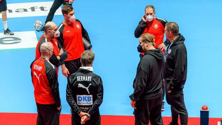 Wie geht es weiter. Die deutschen Handballer beim Training.