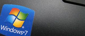 Tastatur eines Notebooks mit einem Windows-7-Aufkleber