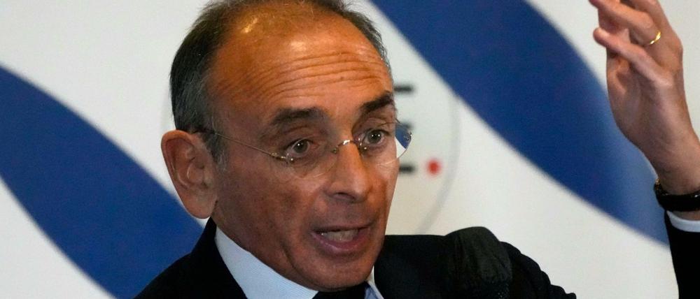Der extrem rechte Präsidentschaftskandidat Eric Zemmour ist schon öfter wegen rassistischer Äußerungen aufgefallen.