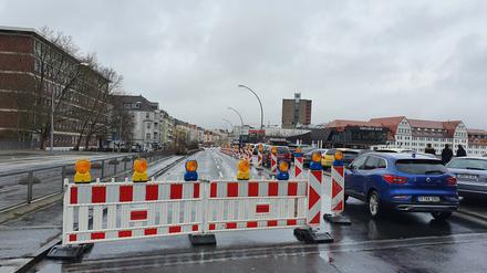 Von drei auf eine Spur: Auf dem Tempelhofer Damm wird es eng. 