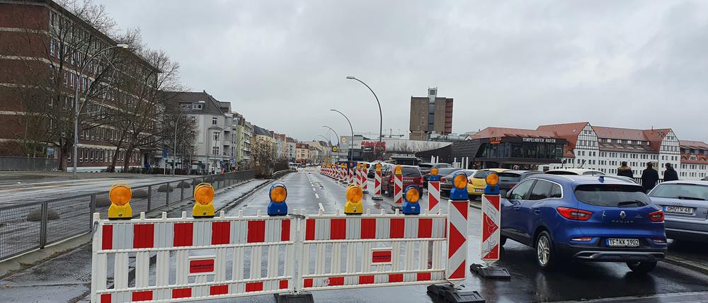 Von drei auf eine Spur: Auf dem Tempelhofer Damm wird es eng. 