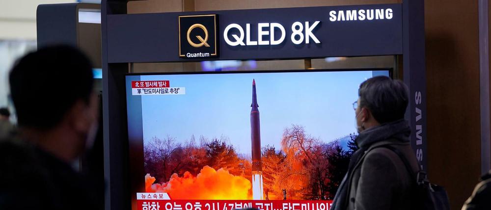 Bericht über einen Raketenentest des Nordens im südkoreanischen Fernsehen (am 14. Januar 2022)