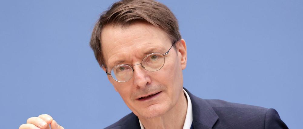 Bundesgesundheitsminister Karl Lauterbach rechnet mit dem Höhepunkt der Omikron-Welle Mitte Februar.