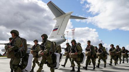 Aufnahmen einer vergangenen Übung Russlands und Belarus': „Zapad-2021“ fand im September 2021 in der Region Kaliningrad statt.