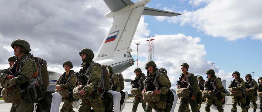 Aufnahmen einer vergangenen Übung Russlands und Belarus': „Zapad-2021“ fand im September 2021 in der Region Kaliningrad statt.