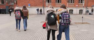 Gemeinsamer Schulweg – statt einsam und alleine vor dem Rechner zu sitzen.
