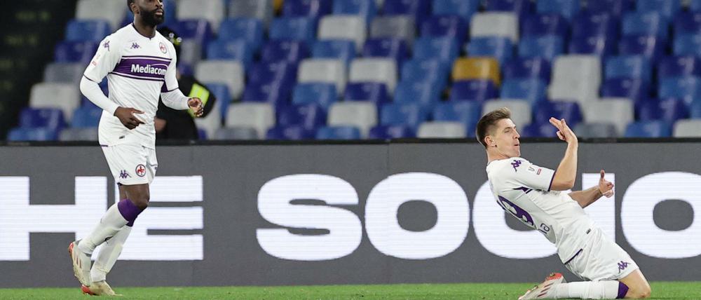 Er ballert wieder. Krzysztof Piatek traf gleich bei seinem Debüt für Florenz und feierte das Tor mit dem für ihn üblichen Pistolero-Jubel.