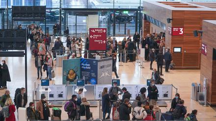 Check in am BER: Einige Schalter wurden im Terminal an der falschen Stelle gebaut  