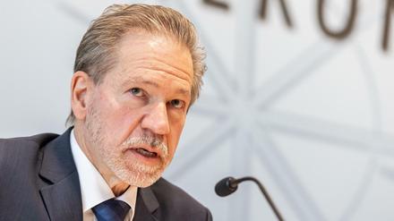 Warnung vor neuem Extremismus. Der scheidende Chef des Verfassungsschutzes Nordrhein-Westfalen, Burkhard Freier, sieht in den Coronaprotesten den Ansatz für langanhaltende Staatsverachtung.