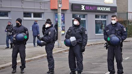 Berliner Polizisten während einer Demonstration.