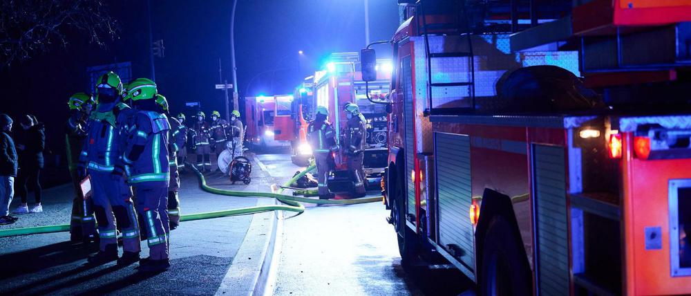 Holt ihre Pandemiepläne aus dem Schreibtisch: die Berliner Feuerwehr.