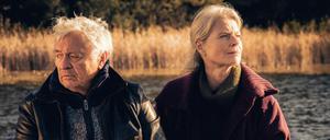 Weiter, immer weiter. Arthur (Henry Hübchen) und Elsa (Corinna Kirchhoff) waren ein Paar und werden wieder ein Paar. 
