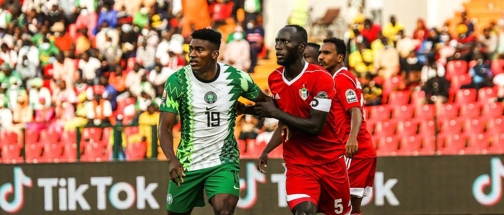Unions Stürmer Taiwo Awoniyi (links) ist mit Nigeria aus dem Afrika-Cup ausgeschieden.
