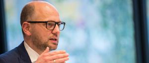 Der promovierte Jurist Till Steffen - hier im Jahr 2017 noch als Hamburger Justizsenator - vertritt die Grünen mittlerweile als Abgeordneter im Bundestag.