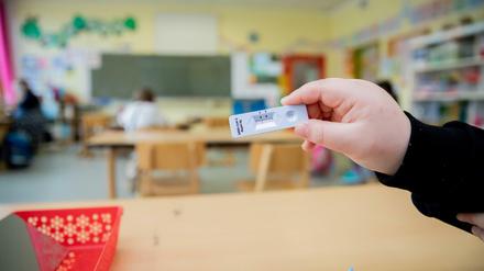 Nach den Winterferien sollen die Schüler an den Berliner Schulen zwei Wochen lang täglich getestet werden.