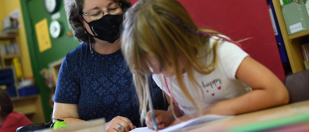 Die Grundschulen sind in Deutschland chronisch unterfinanziert. Der VBE fordert eine Fachkräfteoffensive mit Bundes- und Landesmitteln.