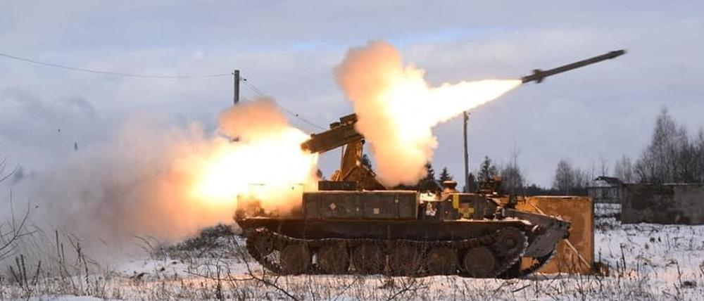 Die Ukraine bittet um Waffen zur Verteidigung gegen einen möglichen russischen Angriff. Panzer-Abwehr-Übung der ukrainischen Armee in der Region Wolhynien.