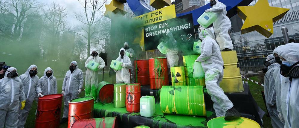 Protest gegen das Gütesiegel "Nachhaltig" für Atomkraft und Gas in der EU.