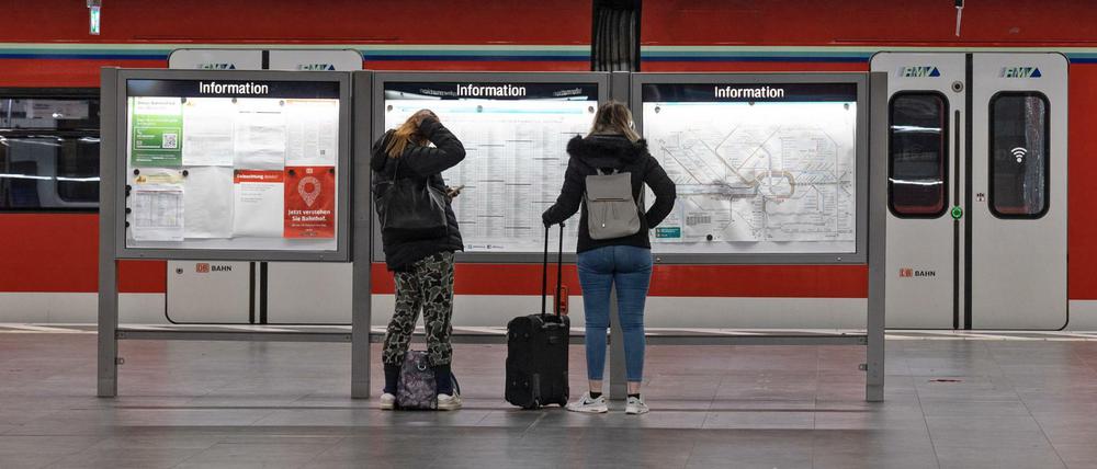 Die App hilft bei der Fahrplangestaltung und Buchung - bundesweit. 