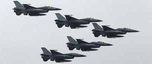 Taiwanesische Militärflieger machten sich am Sonntag nach der chinesischen Provokation bereit.