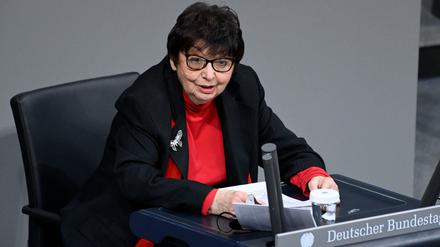 Inge Auerbacher während ihrer Rede im Bundestag am Donnerstag