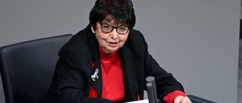 Inge Auerbacher während ihrer Rede im Bundestag am Donnerstag