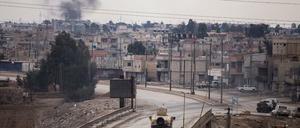 Schwere Kämpfe. Beim Angriff der Terrormiliz IS auf das Gefängnis der syrischen Stadt Hasaka flohen tausende Menschen. Die Gefechte dauerten mehrere Tage.