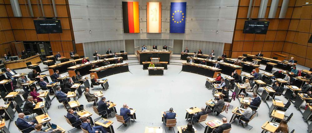 Die Personalvorschläge müssen vom Abgeordnetenhaus gewählt werden.