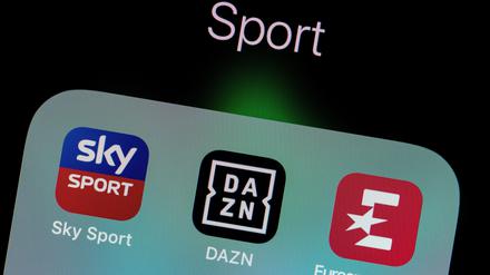 Viele Sportfans haben mehrere Pay-TV-Angebote abonniert, um alle Spiele ihres Vereins verfolgen zu können.