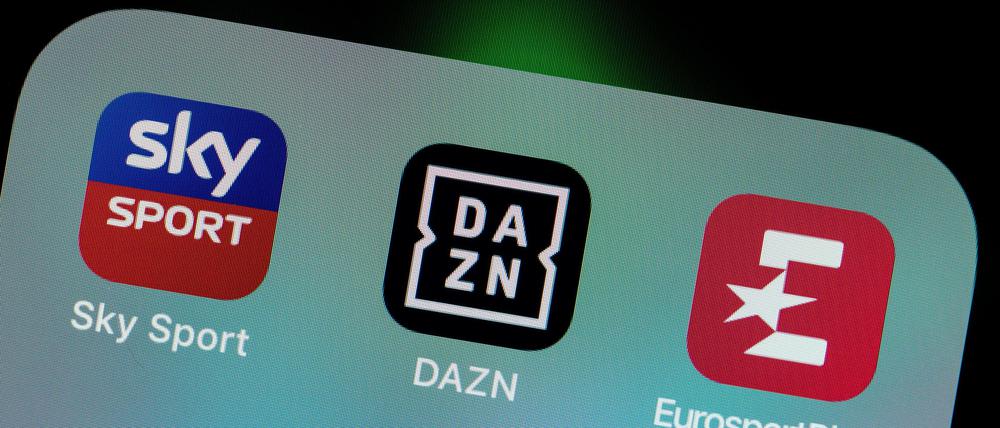 Viele Sportfans haben mehrere Pay-TV-Angebote abonniert, um alle Spiele ihres Vereins verfolgen zu können.