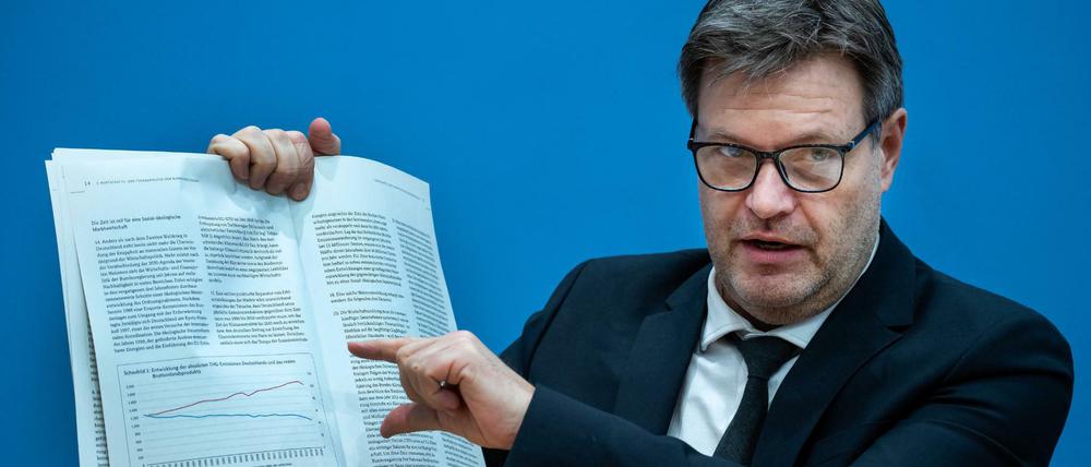 Robert Habeck (Bündnis 90/Die Grünen), Bundesminister für Wirtschaft und Klimaschutz, stellte am Mittwoch den Jahreswirtschaftsbericht 2022 vor.