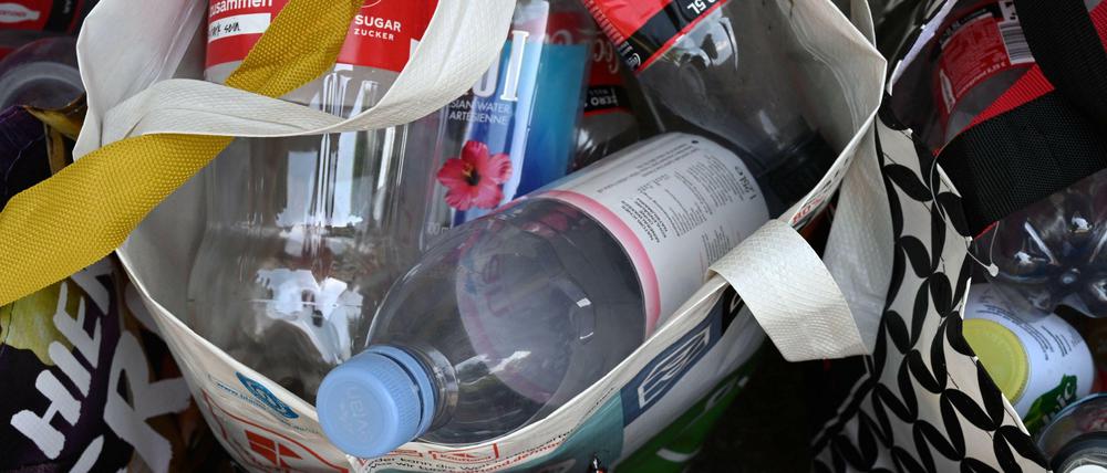 Plaste-Gold. Jede Flasche bringt ein paar Cent.