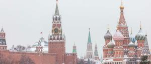 Nach Erkenntnissen westlicher Geheimdienste hat Russland seinen Truppenaufmarsch an der Grenze zur Ukraine fortgesetzt.