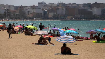 Traumziel für viele, nun womöglich einfacher erreichbar dank neuer EU-Regeln: Strand auf Mallorca.