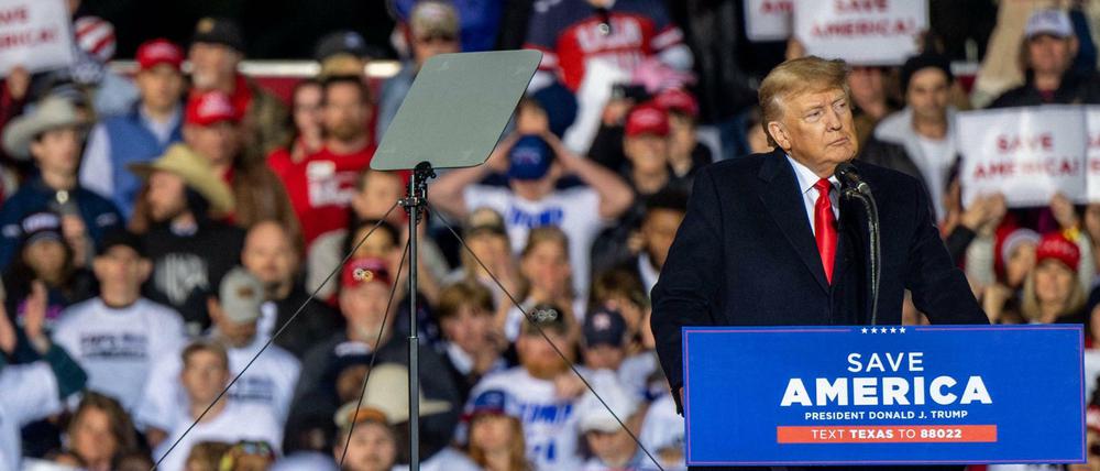 Inszenierung, als sei er bereits der sichere Präsidentschaftskandidat 2024: Donald Trump in Conroe, Texas.