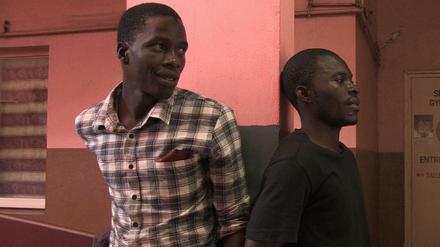 Nestor Ngbandi Ngouyou und Aaron Koyasoukpengo in "Nous, étudiants!" von Rafiki Fariala.