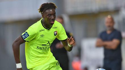 Kélian Nsona, hier noch für Caen am Ball. 