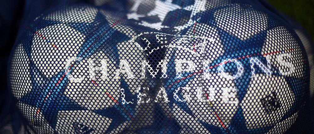 Champions League steht auf einem Ballnetz (Symbolbild).
