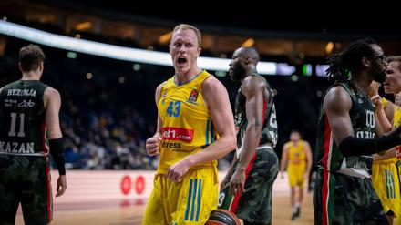 Kapitän Luke Sikma (Mitte) und seine Kollegen hatten am Mittwoch im Heimspiel gegen Kasan allen Grund zur Freude.