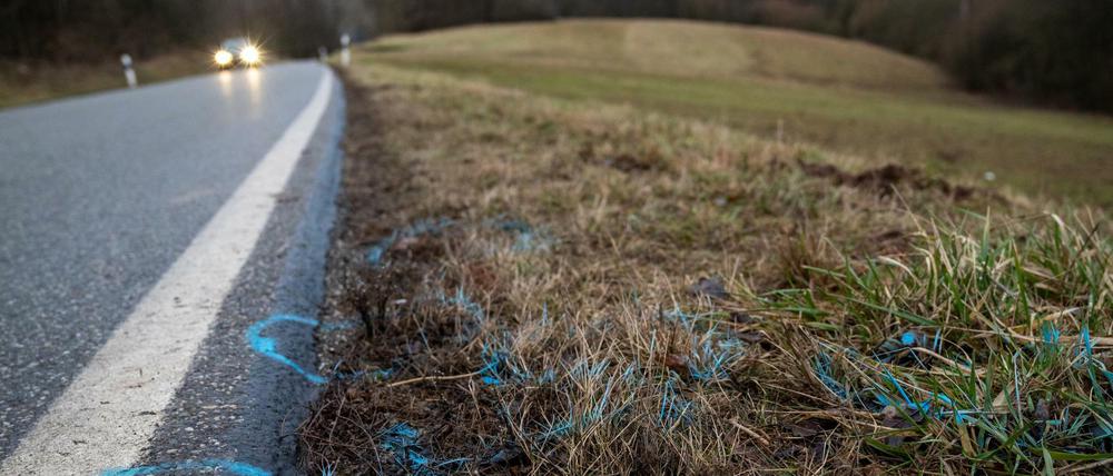 Der Tatort: Auf der Kreisstraße 22 zwischen den Orten Mayweilerhof und Ulmet in Rheinland-Pfalz wurden am Montag zwei Polizisten erschossen.