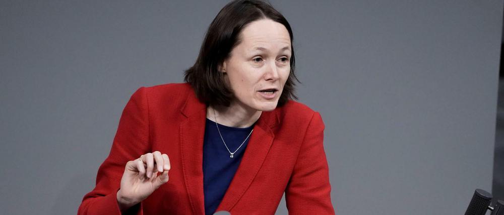 Ingrid Nestle, energiepolitische Sprecherin der Grünen-Bundestagsfraktion, stellt sich gegen die Pläne der Ampel-Koalition.