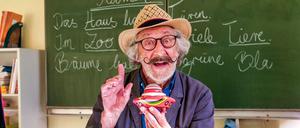 Dieter Hallervorden in der ARD-Komödie „Oskar, das Schlitzohr und Fanny Supergirl“. 